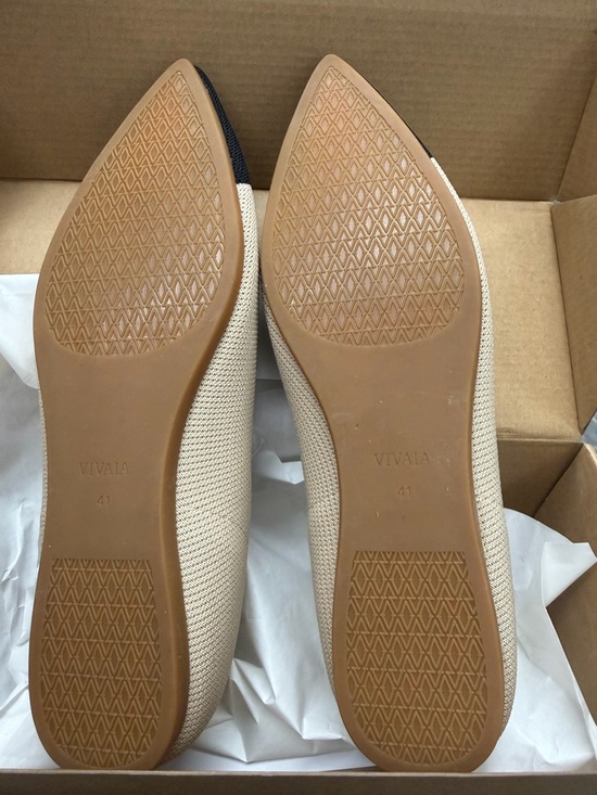 Vivaia Aria size US 9.5 - Picture 2 of 3